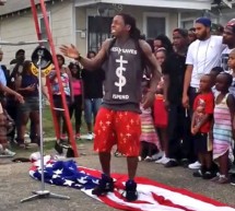 Lil Wayne critiqué pour avoir piétiné le drapeau américain lors d’un clip (video)